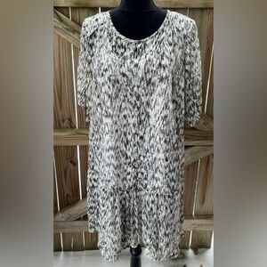 Two by Vince Gray & White Short Sleeve Dress Ruffle Hem Size L